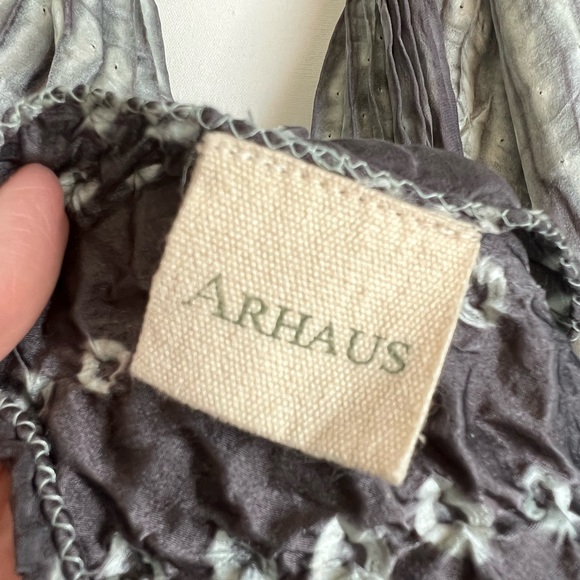 Arhaus Scarf or throw - Picture 5 of 6